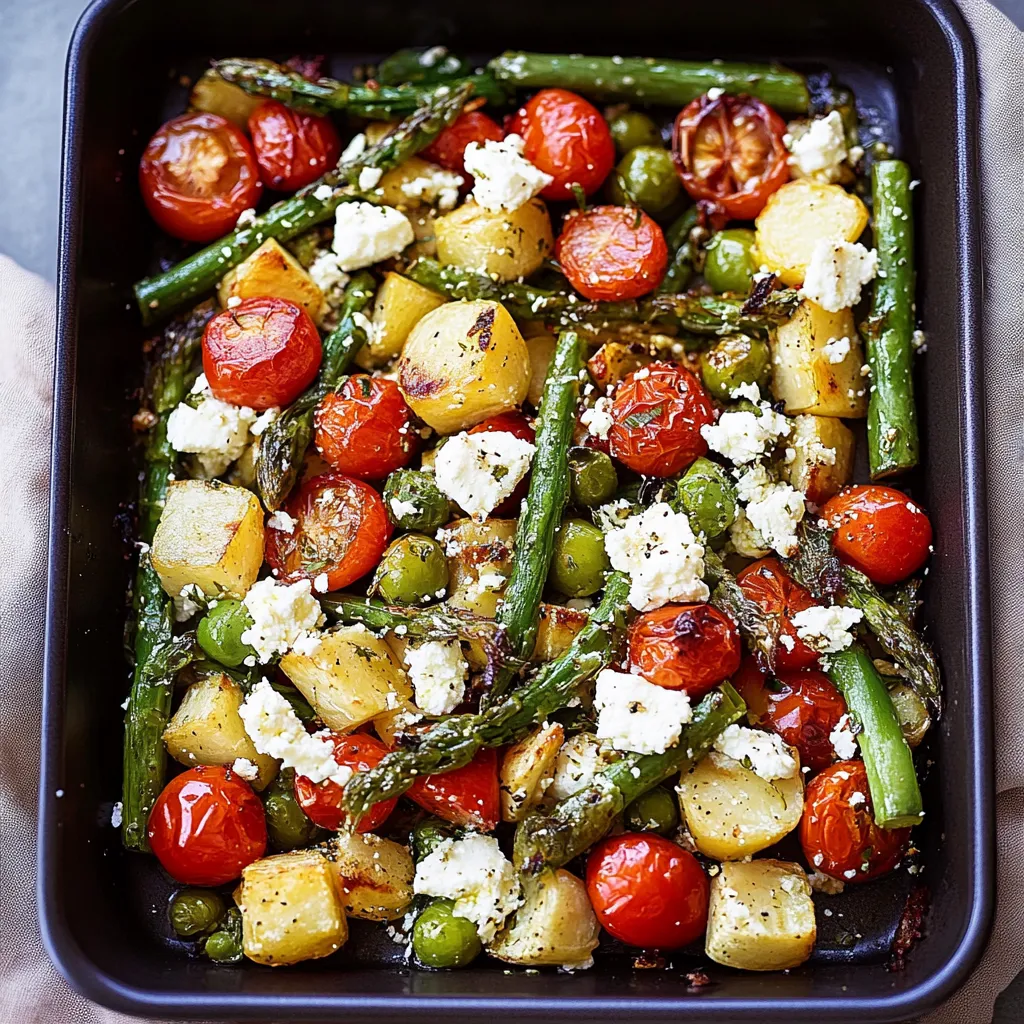 Ofenkartoffeln mit Tomaten, grünem Spargel, und Feta