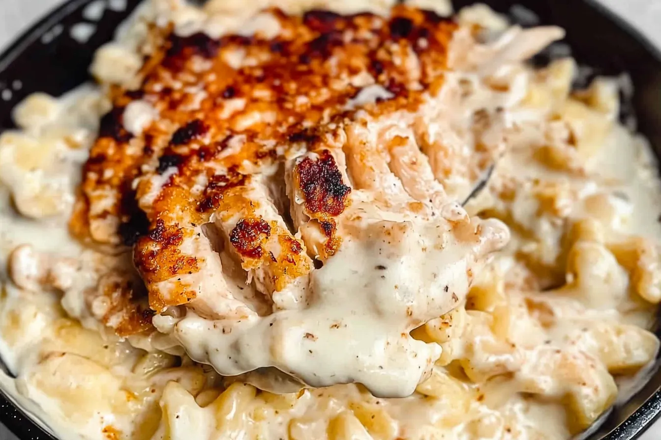 Alfredo-Pasta mit Cajun-Hähnchen