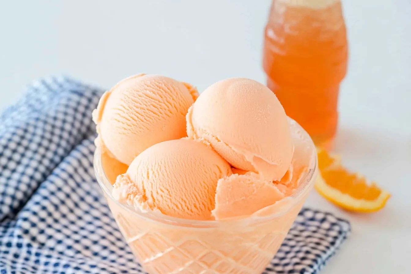 Einfache Orange-Soda-Eiscreme aus dem Ninja Creami